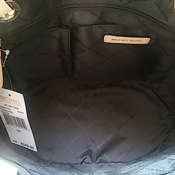 🎉SOLD🎉 Michael Kors Jet Set MD Leather Tote - Picture 8 of 8